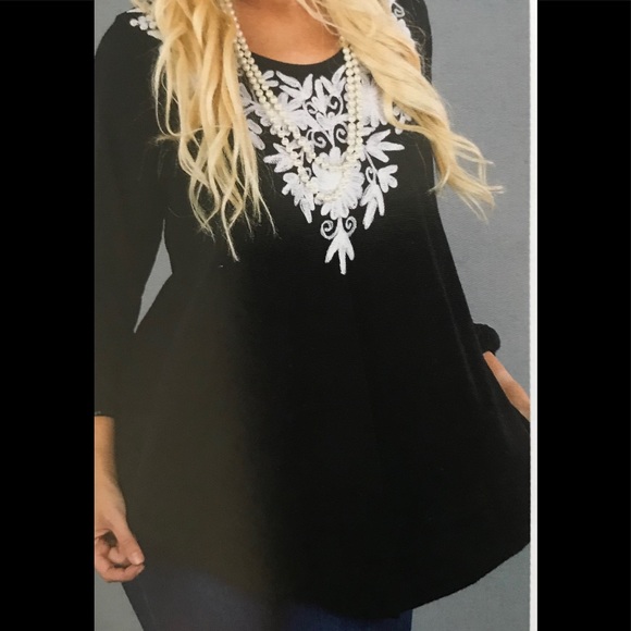 Sacred Threads Tops - NWT. Sacred Threads Blouse. 218731 02. GR/PK